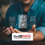 Los cambios en la forma de trabajar —como el teletrabajo, el trabajo híbrido y el home office— han obligado a las empresas a replantear sus sistemas tradicionales de evaluación. Hoy, los entornos laborales son más dinámicos, colaborativos y descentralizados, lo que exige modelos de evaluación más flexibles, objetivos y basados en datos.